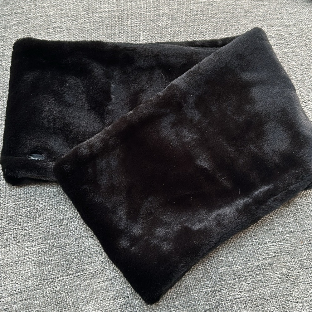 NWT, Beautiful Black Faux Fur Cowl